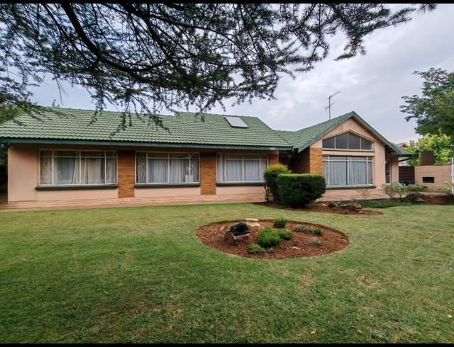 3 BEDROOM HOUSE FOR SALE IN THREE RIVERS